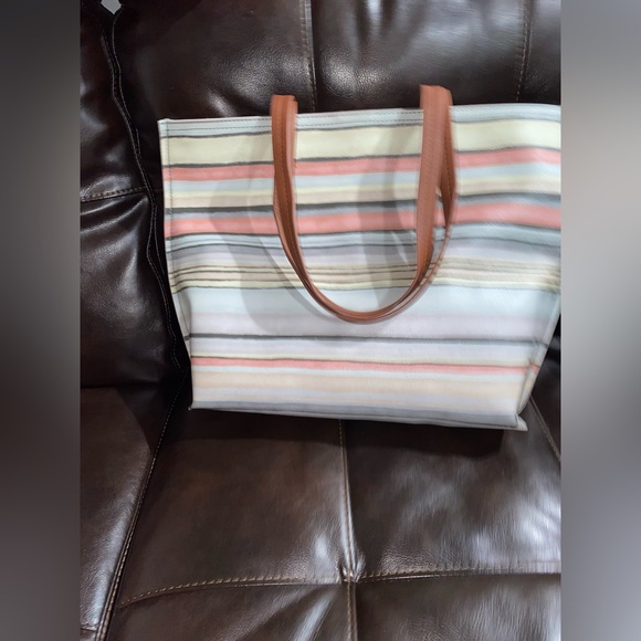 Elliot Lucca - Picture 6 of 7